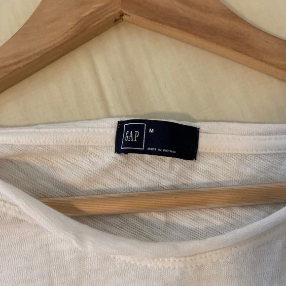 NWT GAP White T-Shirt - Picture 4 of 5